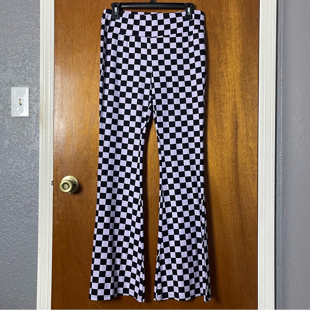 No Boundaries Black and Purple Checkered Leggings